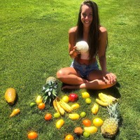 Sejak menjalani gaya hidup prana dan breatharian, Audra mengaku berat badannya pun turun sebanyak 6 kg. Dalam menjalani hidup ini, dia hanya minum teh dan jus. Sebelumya, dia menjalani gaya hidup vegan. Gaya hidup prana dan breatharian ini diakuinya yang paling sesuai dengannya.  Foto: Instagram @audrabear