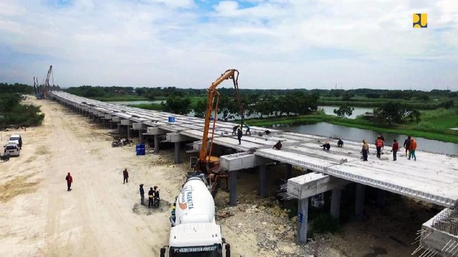 14 Ruas Tol Prioritas Jokowi Menanti Investor