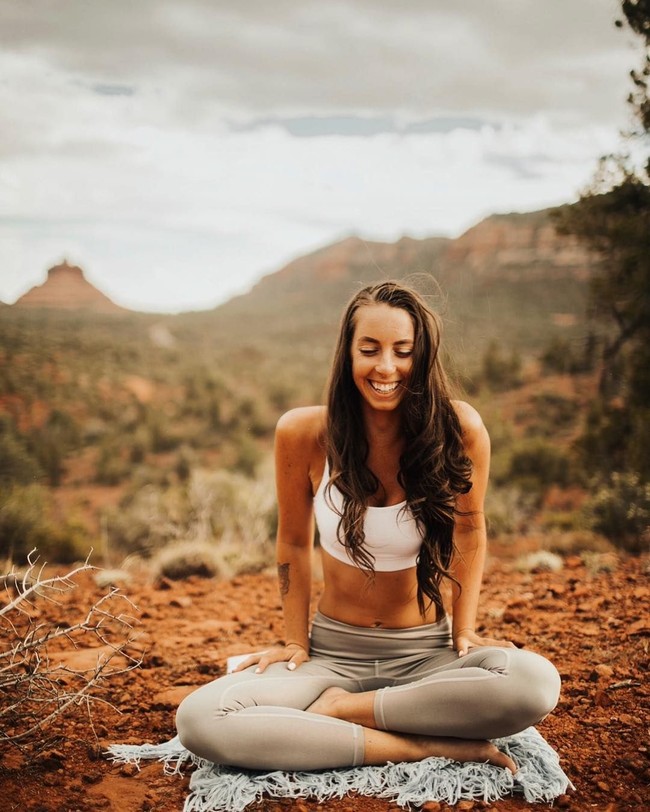 Wanita asal Minneapolis itu mengaku pernah berpuasa selama 97 hari tanpa makan. Dia hanya melakukan latihan pernapasan selama satu sampai tiga jam sehari. Diakuinya, lewat gaya hidupnya tersebut Audra merasa lebih berenergi.  Foto: dok. Instagram