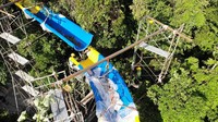 Pemegang seluncuran air terpanjang saat ini yang memiliki sertifikat Guinness World Records berada di Action Park, sebuah taman hiburan di Vernon, New Jersey. Panjangnya 601 meter (ESCAPE)
