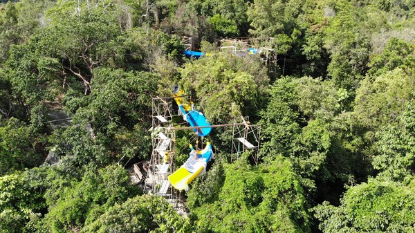 Diperkirakan selesai pada akhir Juli, seorang staf mengatakan bahwa dibuka untuk umumnya sekitar pertengahan Agustus (ESCAPE) Diperkirakan selesai pada akhir Juli, seorang staf mengatakan bahwa dibuka untuk umumnya sekitar pertengahan Agustus (ESCAPE)