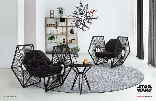 Desainer Kenneth Cobonpue menciptakan furnitur high-end bergaya futuristik yang terinspirasi dari karakter dan kisah Star Wars. Mulai dari lampu Jedi, kursi Darth Vader sampai kursi goyang Chewbacca. Foto: Dok. Boredpanda/Kenneth Cobonpue