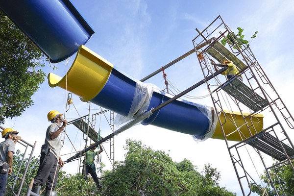 Lokasi pembangunannya ada di taman hiburan ESCAPE Penang dan tampaknya akan memecahkan rekor untuk seluncuran air terpanjang di dunia (ESCAPE) Lokasi pembangunannya ada di taman hiburan ESCAPE Penang dan tampaknya akan memecahkan rekor untuk seluncuran air terpanjang di dunia (ESCAPE)