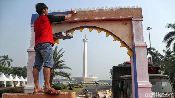 Yuk, Lihat Proses Pembuatan Mobil Hias Jakarnaval