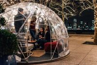 Dengan Benda Ini, Anda Bisa Rasakan Makan di Kafe Bertema Igloo 