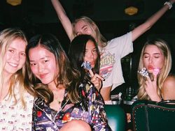 Putri Steve Jobs yang Makin Cantik dan Gemar Party