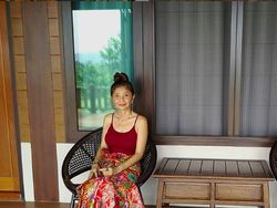 Potret Nenek Bergaya Modis Bikin Netizen Kepo
