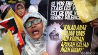 Begini suasana aksi bendera kuning di depan Komnas HAM, Jakarta, Jumat (28/6/2019).