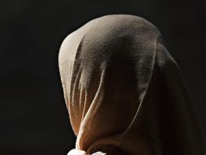 Soal Tanda Kiamat Banyak Wanita Dibanding Pria, Ini Penjelasannya