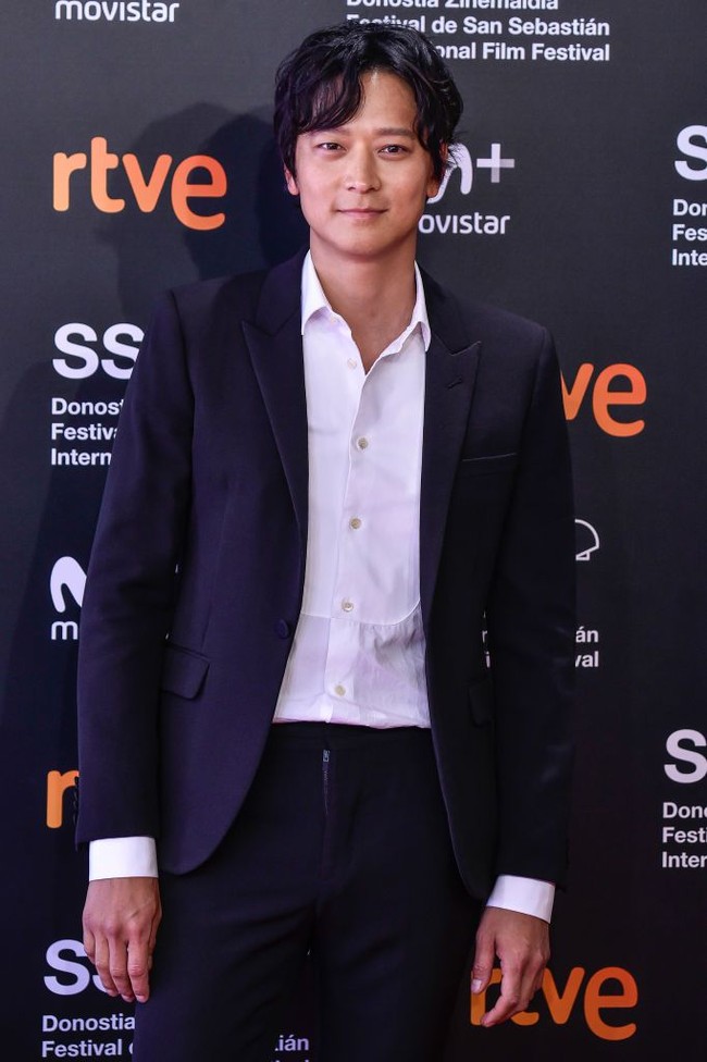 Song Hye Kyo dan Gang Dong-won beradu akting menjadi pasangan suami - istri dalam film My Briliant Life yang rilis pada 2014. Setelah film tersebut keduanya dikabarkan pacaran. Apalagi Song Hye Kyo dan Gang Dong-won tertangkap kamera menghabiskan waktu bersama di Paris. Namun agensi keduanya membantah ada hubungan asmara di antara mereka. Kebersamaan di Paris disebut untuk keperluan sebuah syuting. Foto: Dok. Getty Images, Istimewa