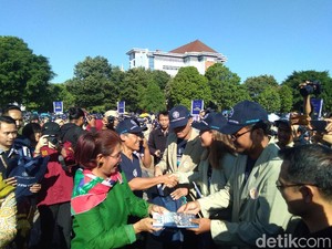 Menteri Susi Pamer Keberhasilan Kelola Laut Pada Mahasiswa UGM