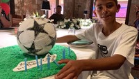 Georgina bahkan mengunggah momen perayaan ulang tahun putra sulung Ronaldo yang juga punya prestasi baik di tim Juventus U-9. Girogina bahkan menyebutnya pangeran rumah. Foto: Instagram georgina