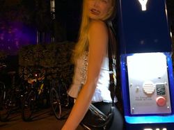 Putri Steve Jobs yang Makin Cantik dan Gemar Party