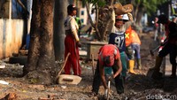 Kepala Dinas Binamarga DKI Jakarta mengatakan anggaran pembenahan trotoar Kemang dan Jalan Prof Doktor Satrio Jakarta Selatan capai Rp 100 miliar.