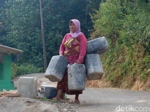 Potret Perjuangan Warga Cilegon Demi Mendapatkan Air Bersih