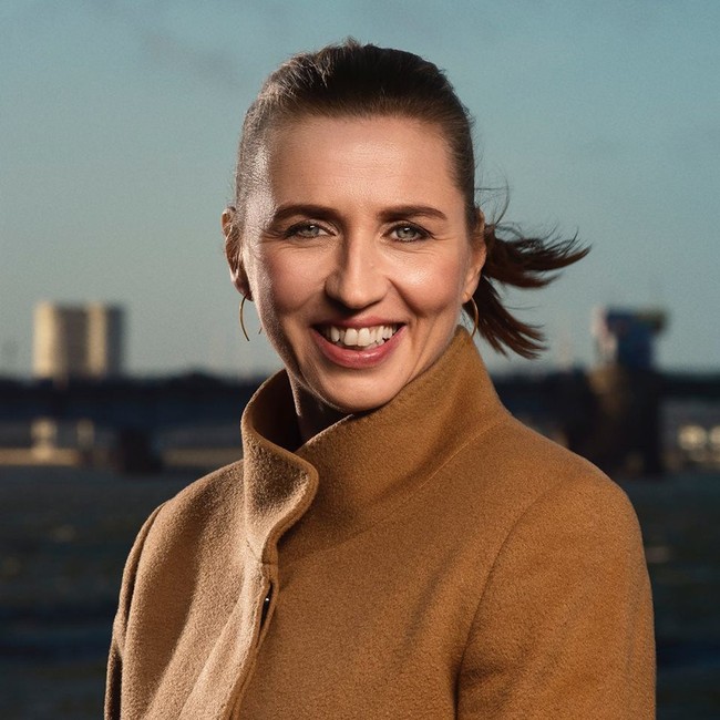 Dalam pemilu, partainya, Sosial Demokrat, memenangkan 93 suara dari 179 kursi di parlemen Folketing. Ia pun ditugaskan oleh Ratu Margrethe II untuk membentuk pemerintahan. Foto: Facebook Mette Frederiksen