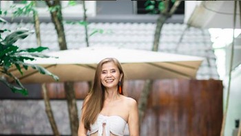Lewat akun Instagram dan Facebooknya, ia kerap membagikan foto dirinya dengan pakaian modis dan trendi. (Foto: instagram/sopit_nong)