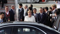 Kanselir Jerman Angela Merkel telah tiba di Bandar Udara Internasional Osaka untuk menghadiri KTT G20. Osaka Summit Photo/Handout via Reuters.