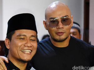 Jadi Anggota NU, Deddy Corbuzier Dapat Gelar Gus Lora dari Said Aqil
