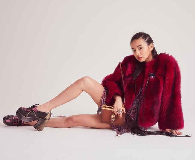 Koki yang baru saja membuat akun Weibo sudah lebih dulu eksis di Instagram. Pada akun Instagramnya, wanita yang baru berusia 16 tahun itu sudah banyak mengunggah foto-foto dirinya saat berkarier sebagai model. Foto: Instagram @koki