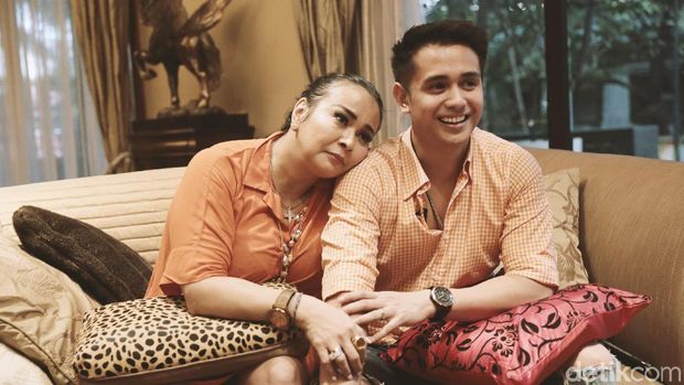 Hidup dengan Kemewahan, Cara Artis Dapatkan Pengakuan