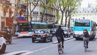 The City of Love Paris cocok buat mengayuhkan sepeda di sepanjang Parc Rives de Seine, situs Warisan Dunia UNESCO yang terletak di tepian Sungai Seine. Dijamin keren! (iStock)