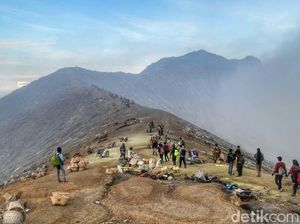 Brrrr.... Suhu Kawah Ijen Capai 2 Derajat Celsius