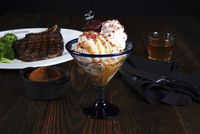 Manis Gurih! Es Krim Karamel Dipadu Beefsteak Juicy