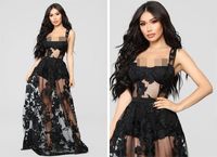 Gaun yang akan dikenakan sang adik di pernikahannya