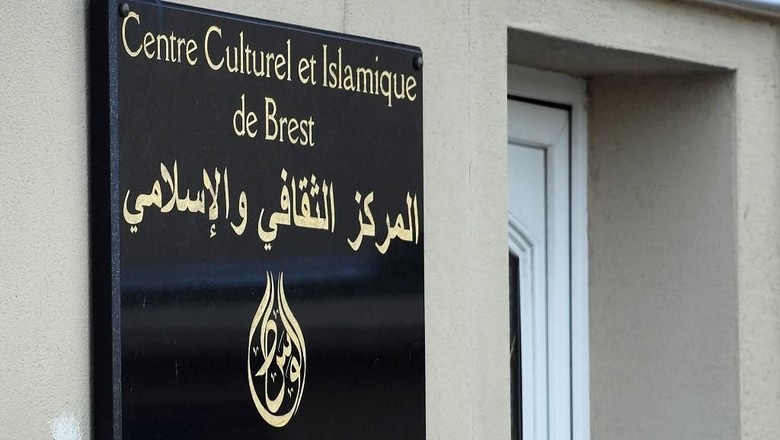 Penembakan di Masjid Prancis, Pelaku Ditemukan Tewas Usai Kabur Penembakan di Masjid Prancis, Pelaku Ditemukan Tewas Usai Kabur