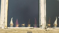 Peri digambarkan sebagai makhluk kecil yang mirip manusia dengan telinga runcing.Hal ini tergambar jelas dari cara orang Islandia hidup berdampingan dengan keberadaan peri. (Ian Young/BBC)