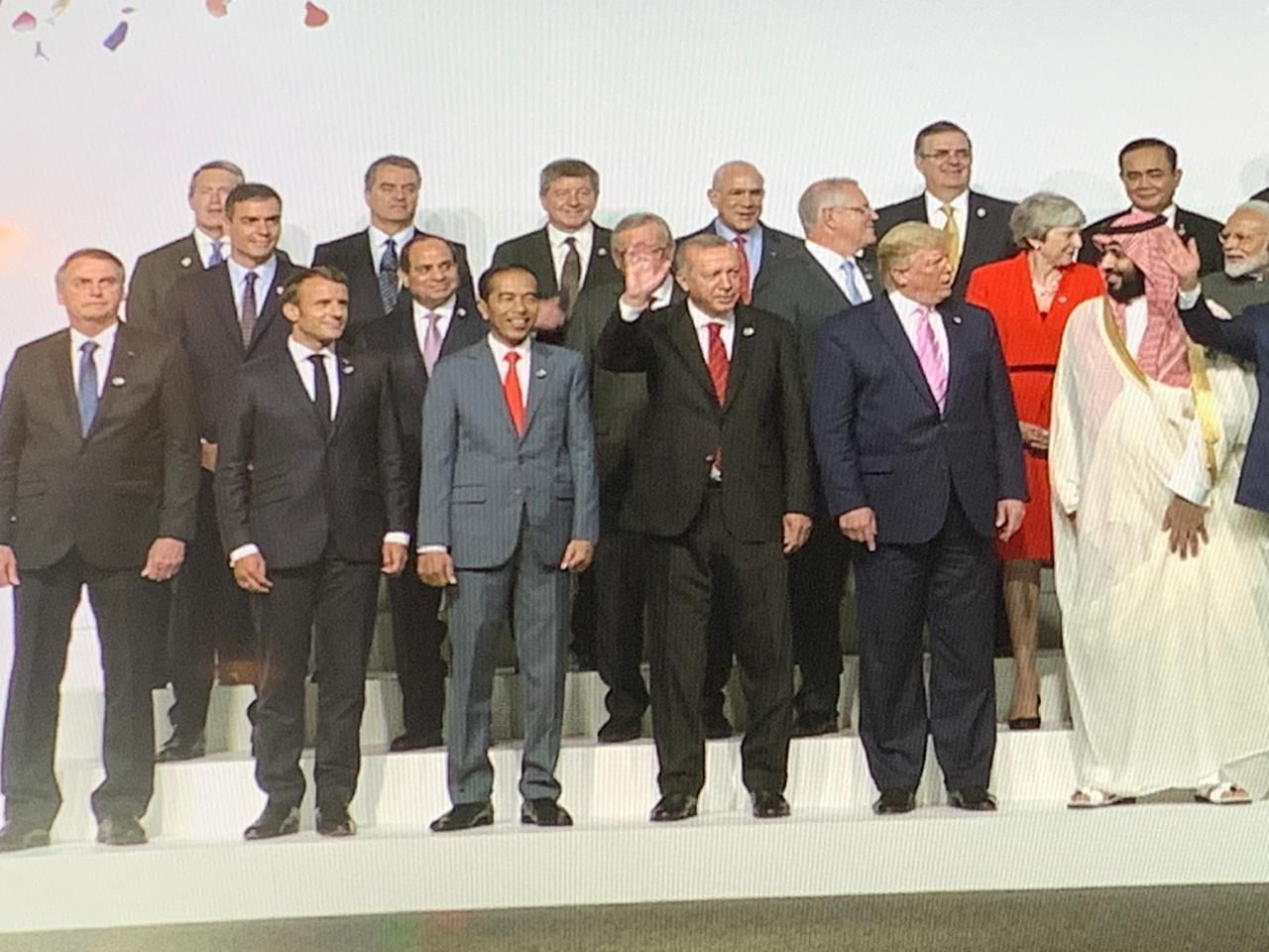 Jokowi berfoto bersama dengan para pemimpin dunia Jokowi berfoto bersama dengan para pemimpin dunia