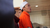Polisi menyebut AY yang juga merupakan simpatisan ormas Front Pembela Islam (FPI) ini kerap membuat konten propaganda bernuansa SARA di media sosial.