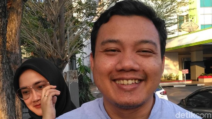 Fuad Bernadi, anak Risma