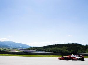 Meski Start Ke-11, Sean Pede Raih Poin di Feature Race Austria