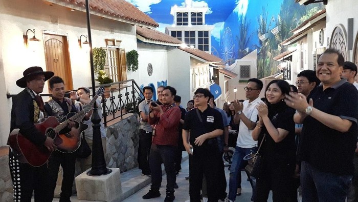 Horas! Seruan CT Saat Saksikan Tarian Meksiko di Trans Studio Jakarta di Cibubur