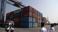 Jika dilihat lebih dalam, total nilai ekspor migas tercatat US$ 5,34 miliar sedangkan impor migasnya US$ 9,08 miliar, sehingga secara kumulatif kinerja migas defisit US$ 3,74 miliar. Sedangkan untuk total nilai ekspor non migas tercatat US$ 63,11 miliar dan impornya sebesar US$ 61,51 miliar, sehingga terjadi surplus US$ 1,60 miliar.