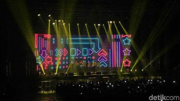 Tebar Kelucuan di Fanmeeting, Kim Jaehwan: Aku Cinta Kamu Zheyeeng!