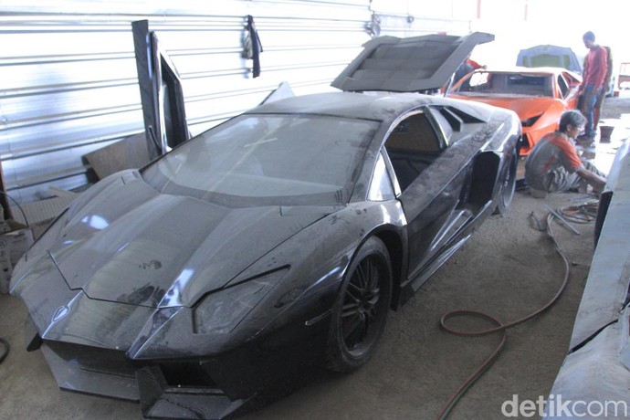 Lamborghini dan Ferrari Made in Bandung