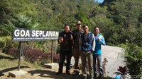 Semenjak penemuan batu mirip gajah ini, wisatawan ramai berdatangan. (Rinto Heksantoro/detikcom)