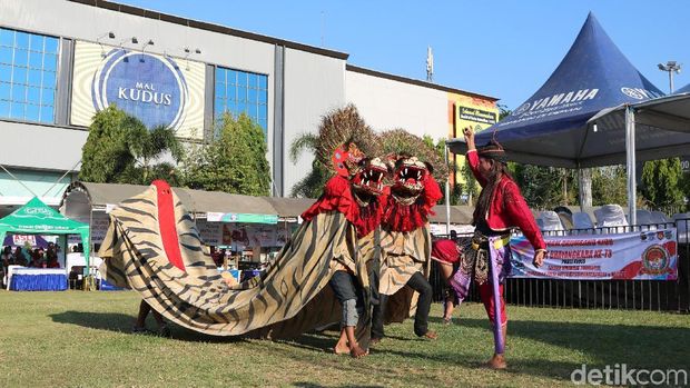 Penampilan tari Barongan