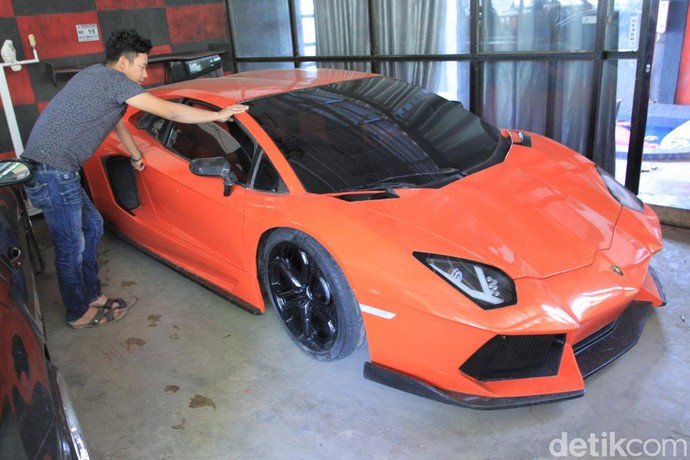 Lamborghini dan Ferrari Made in Bandung