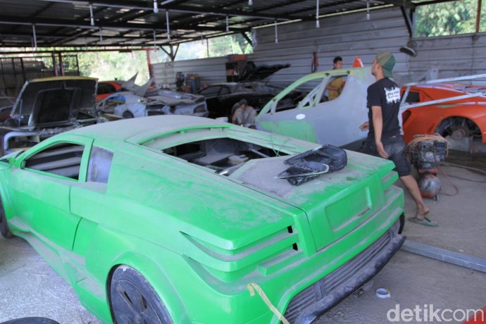 Lamborghini dan Ferrari Made in Bandung