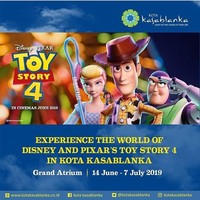Anak-anak mau bermain dengan karakter-karakter di film Toys Story 4 sedang tayang? Mereka bisa menikmati pengalaman dunia Toy Story di grand atrium Kota Kasablanka. Acara ini masih dapat ditemui sampai 7 Juli 2019. Foto: Dok. Instagram