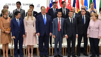 Potret Jokowi Serius dengan Trump, Ngobrol Seru Bareng Ivanka