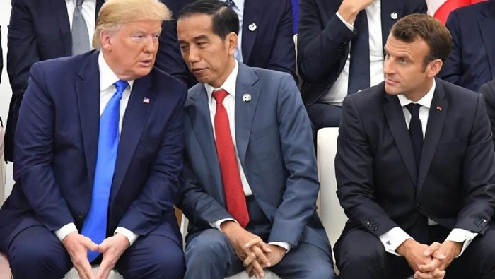 Presiden Joko Widodo (Jokowi) dan putri dari Presiden Amerika Serikat (AS) Donald Trump, Ivanka Trump, menghadiri agenda khusus di KTT G20 yakni 'Women's Empowerment'.  Keduanya berbincang akrab.