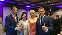 Presiden Jokowi dan Ibu Iriana foto bersama Presiden Prancis Emmanuel Macron dan istrinya, Brigitte Macron. Pool/IG @jokowi.
