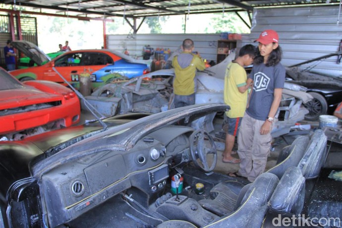 Lamborghini dan Ferrari Made in Bandung