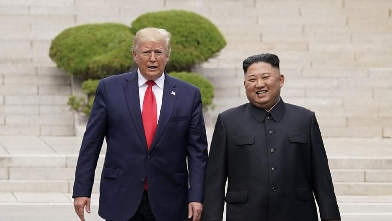 Trump dan Kim Jong Un Sepakat Bentuk Tim Khusus Bahas Nuklir Korut Trump dan Kim Jong Un Sepakat Bentuk Tim Khusus Bahas Nuklir Korut