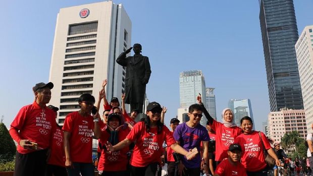 Para Olympian Indonesia Gelar Reuni Sambil Jalan Sehat
